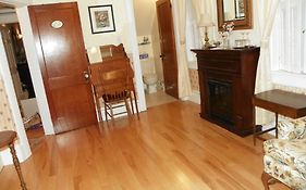 Azelia Farmhouse B&B
